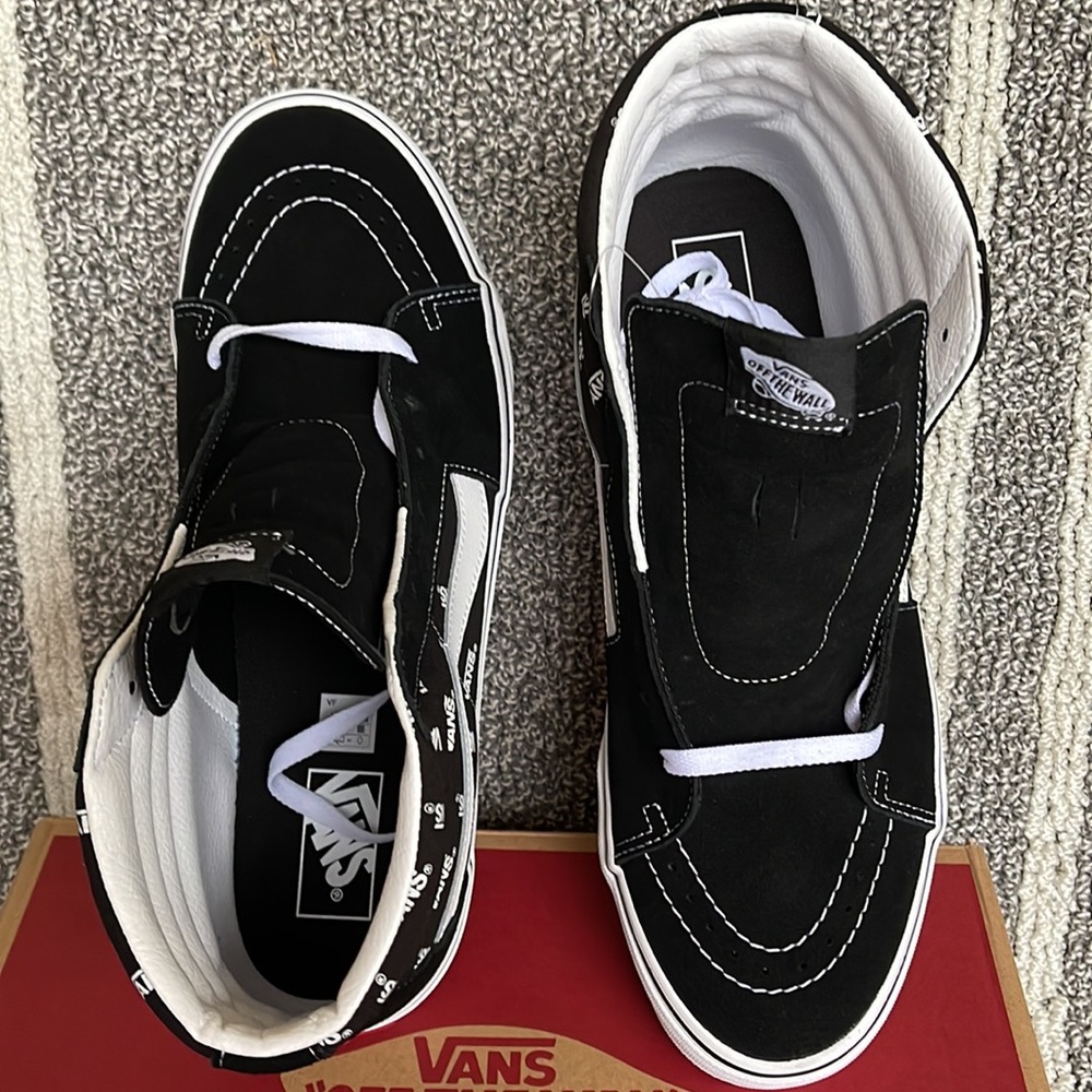 Vans Men’s Sk8-Hi Vans Black/True White Sneakers - Picture 13 of 16